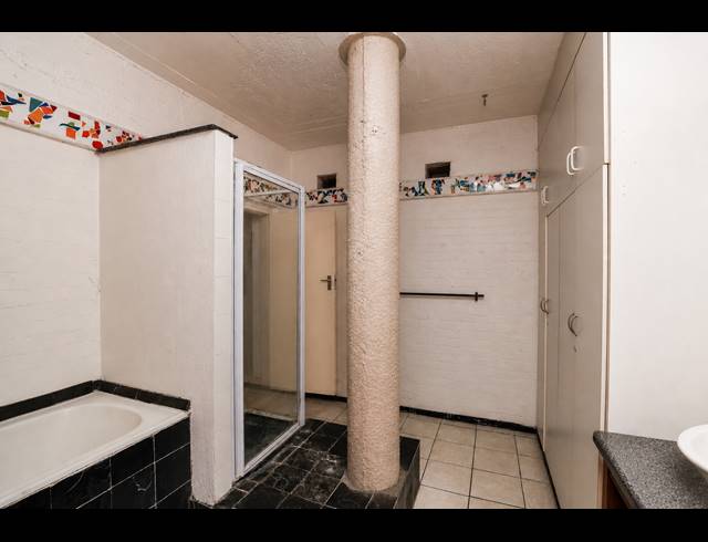 2 BEDROOM APARTMENT FOR SALE IN ESSENWOOD